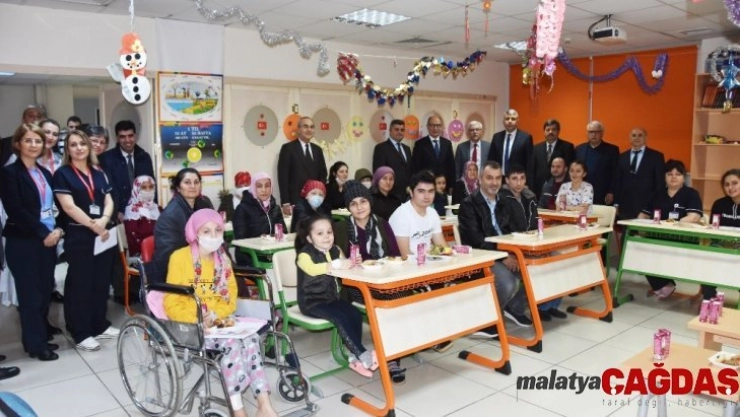 Karnelerini hastanede aldılar