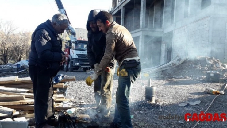 Kars eksi 11'i gördü, her yer buz tuttu