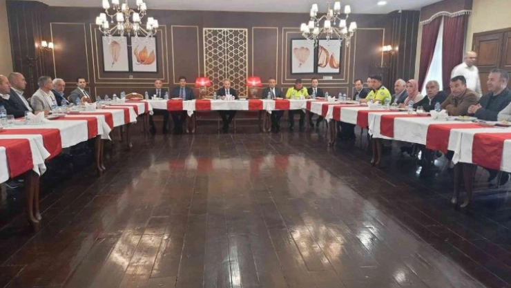 Kars Emniyet Müdürü Sağdıç muhtarlarla buluştu