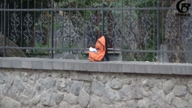 Kars'ta şüpheli çanta patlatıldı