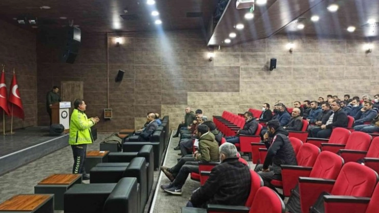 Kars'ta sürücülere öfke kontrolü anlatıldı