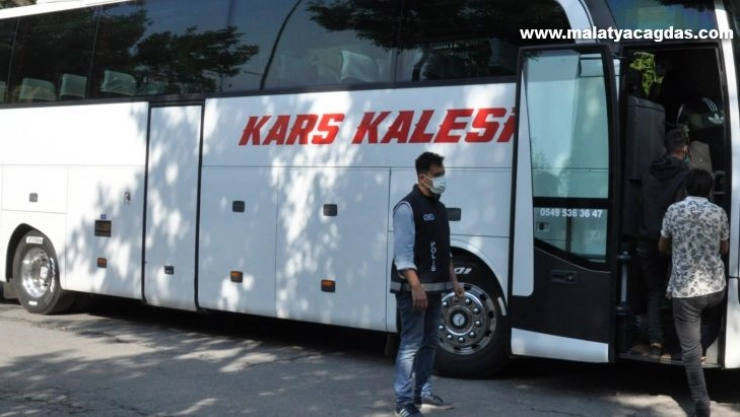 Kars'ta yakalanan düzensiz göçmenler sınır dışı edilecek