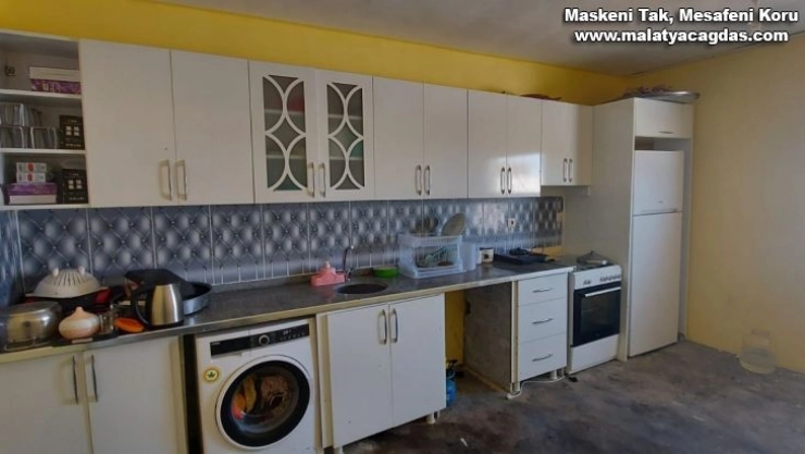 Kaşı yarıldığı için okula gidemeyen öğrencinin çifti bayram sevinci