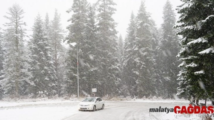 Kastamonu'da mevsimin ilk karı yağdı