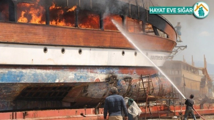 Katamaran alev alev yandı, can pazarı yaşandı