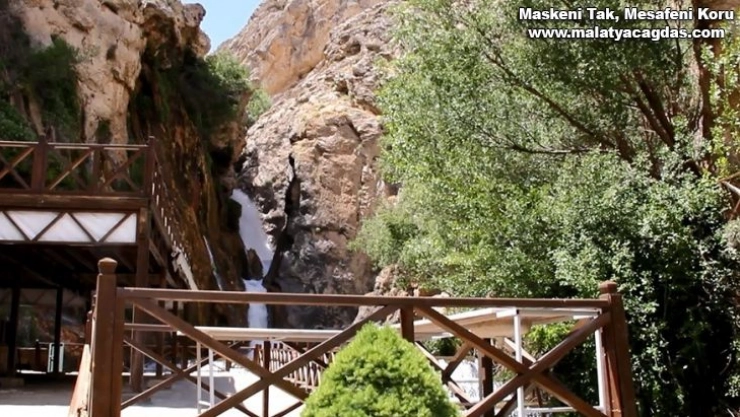 Kayalar tehlike oluşturuyor