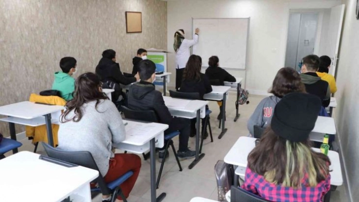 Kayapınar Eğitim Akademisinden 538 öğrenci ücretsiz yararlanıyor