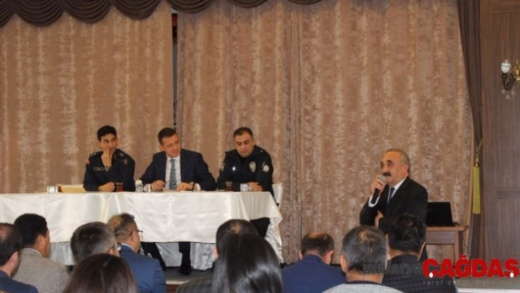 Kaymakam Ürkmezer muhtarlarla buluştu