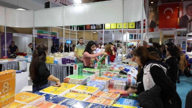 Kayseri Kitap Fuarı, ünlü yazarların uğrak yeri oldu