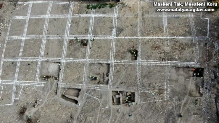 Kazıda ortaya çıkan 2 seramik parçası heyecan uyandırdı