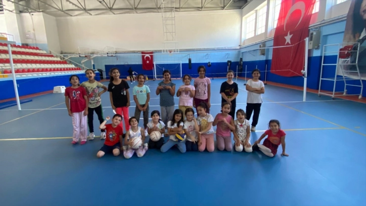 Keban'da yaz spor okulları başladı