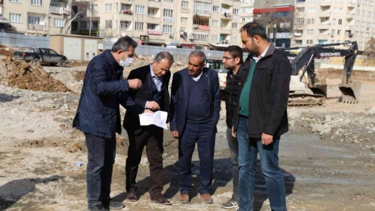 Kent meydanında çalışmalar başladı