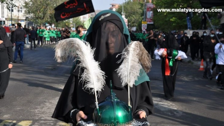 Kerbela şehitleri Kars'ta anıldı