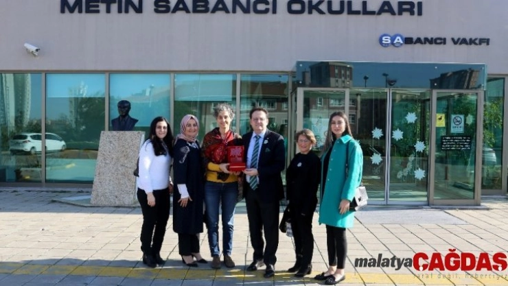 Kermesten elde ettikleri geliri engelliler için kullandılar