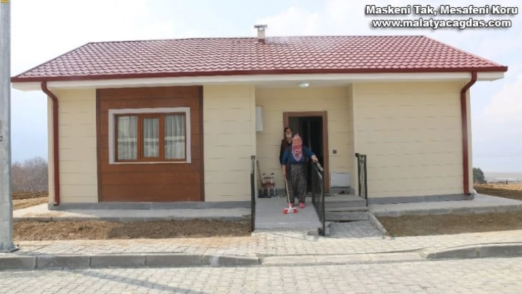 Kerpiç evden, çelik modern eve