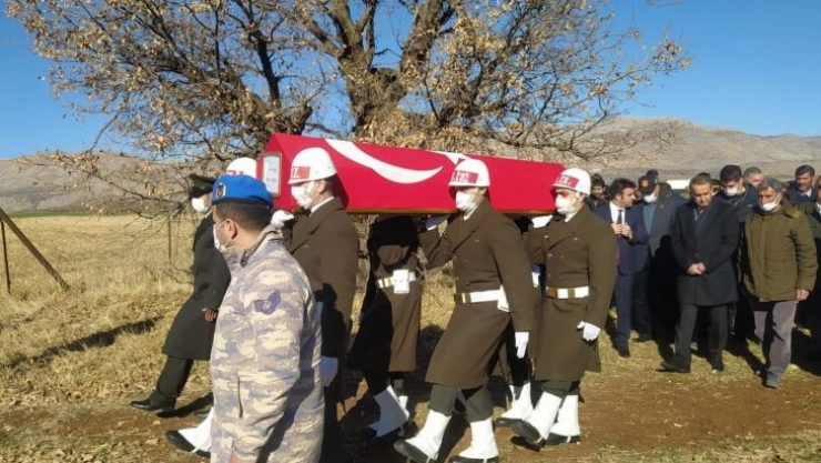 Kıbrıs gazisi son yolculuğuna uğurlandı