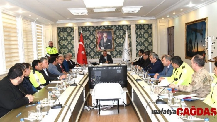 Kış mevsiminde alınacak trafik tedbirleri görüşüldü