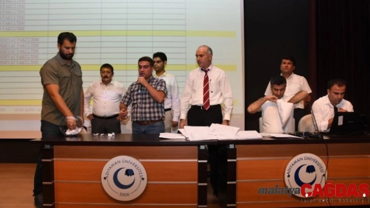 Kısmi zamanlı çalışacak ve yemek bursu alacak öğrenciler belirlendi