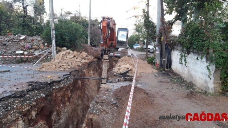 Kızıltoprak'a kanalizasyon hattı