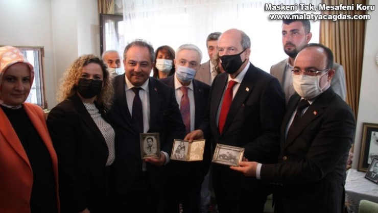 KKTC Cumhurbaşkanı Tatar, Nihat İlhan'ın evini ziyaret etti