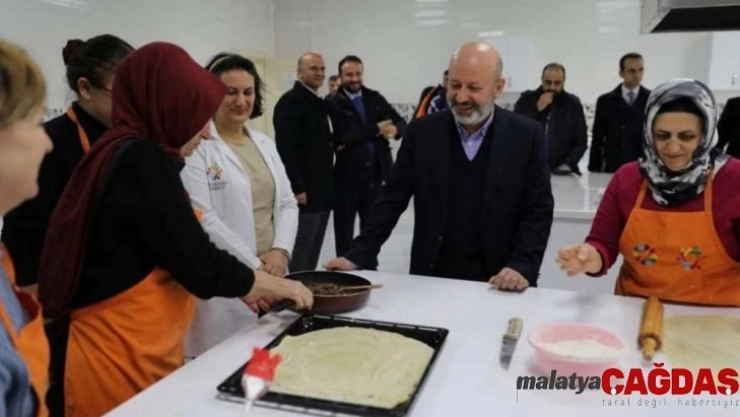 Kocasinan Belediyesi, 86 branşta 33 bin 289 kişiye eğitim verdi