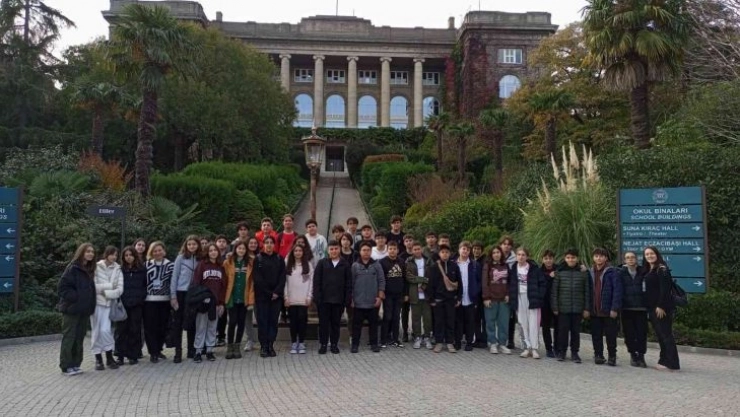 Kolej öğrencileri İstanbul'u gezdi