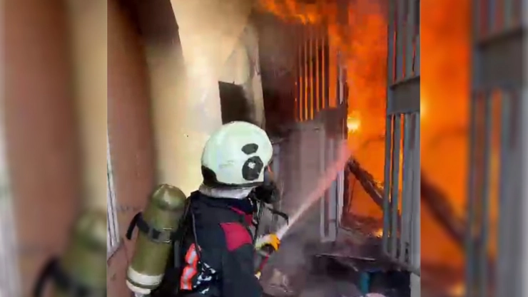 Konteyner alevler içerisinde kaldı