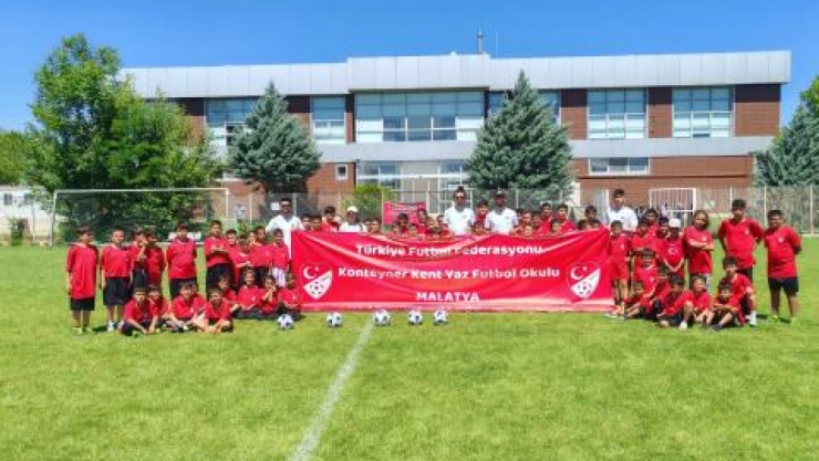 Konteyner Kentte Futbol Okulu Sevinci