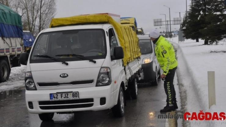 Konya - Antalya yolu 12 saat sonra trafiğe açıldı