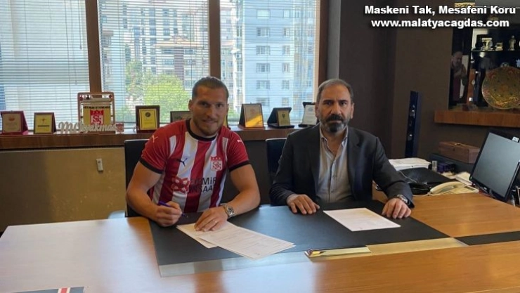 Koray Altınay resmen Sivasspor'da