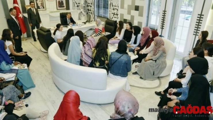 Kültür elçileri şehri gezip, kültürü tanıdı