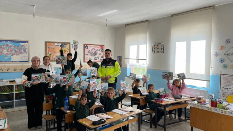 Kuluncak'ta Öğrencilere Trafik Güvenliği Eğitimi Verildi