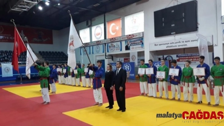 Kuraş aday hakemlik kursu Düzce'de yapıldı