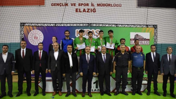 Kuraş Türkiye Şampiyonası Elazığ'da başladı