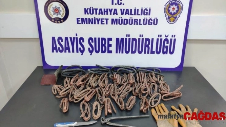 Kütahya'da şahsın üzerinde 13 kilo bakır kablo ele geçirildi