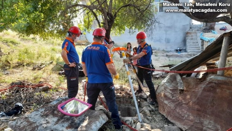 Kuyuda 3 gündür mahsur kalan yavru köpek kurtarıldı