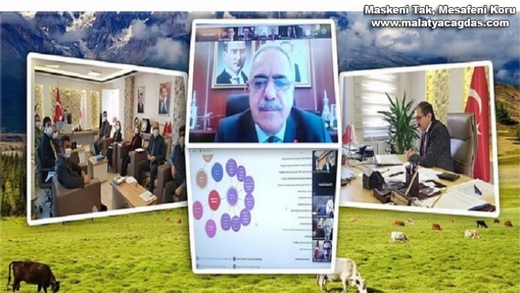 Kuyulardan su çıkarılması için güneş enerjisi paneli ile enerji sağlanıyor