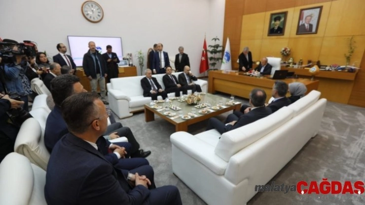 Kuzey Marmara Otoyolu, 2020'nin sonunda Akyazı kavşağına kadar bitirilecek