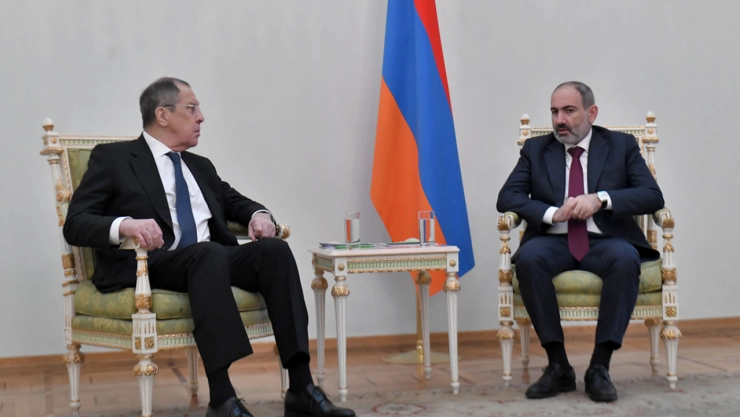 Lavrov: Önce ateşkesin sağlanması gerektiği yaklaşımını reddediyoruz