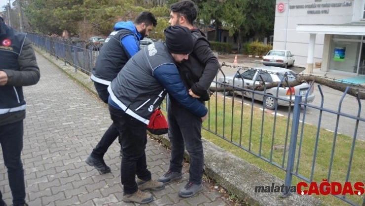 Lise önlerinde uyuşturucuya karşı uygulama yapıldı