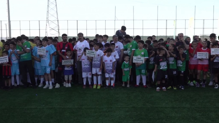 Mahalleler arası futbol turnuvası başladı