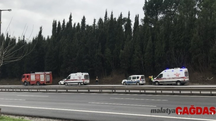 Mahir Ünal'ın makam aracı kaza yaptı: 4 yaralı