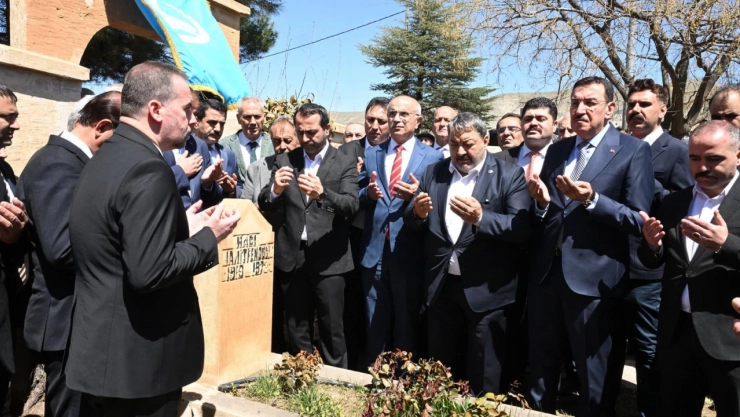 Malatya Belediye Başkanı Şehit Hamit Fendoğlu (HAMİDO ) İçin Anma Töreni Yapıldı