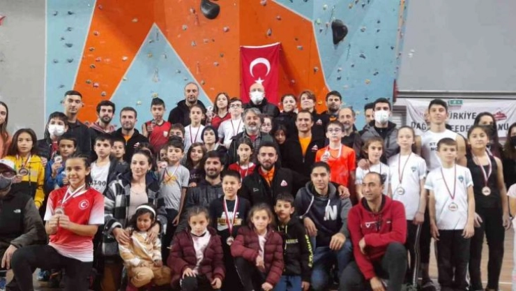 4 sporcuda Türkiye Şampiyonası sevinci