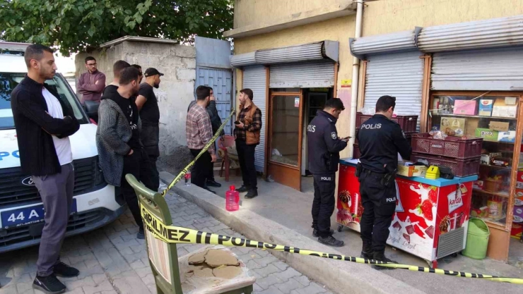 Bir kişi iş yerinde ölü bulundu