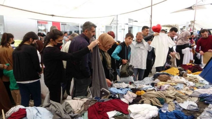 Malatya'da çarşı ve pazarda bayram hareketliliği