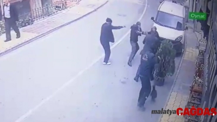 Cinayet anı saniye saniye kameraya yansıdı