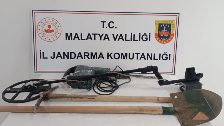 Malatya'da define avcıları operasyonu: 8 gözaltı