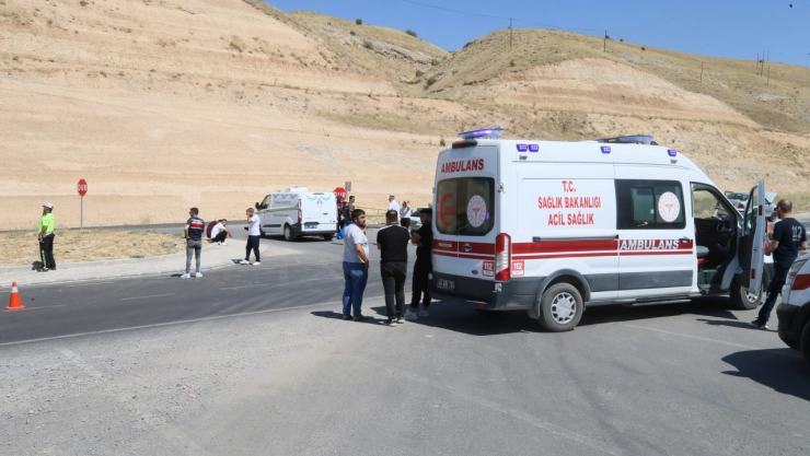 Malatya'da Feci Kaza: 1 Ölü, 4 Yaralı