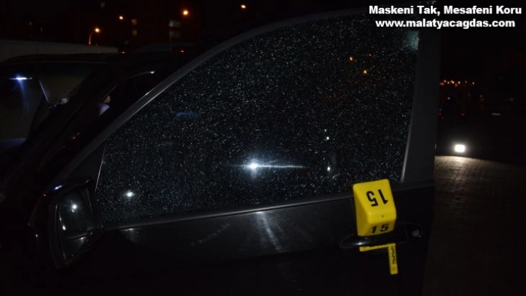 İki ayrı olayda 1 kişi yaralandı, çok sayıda araç da isabet aldı